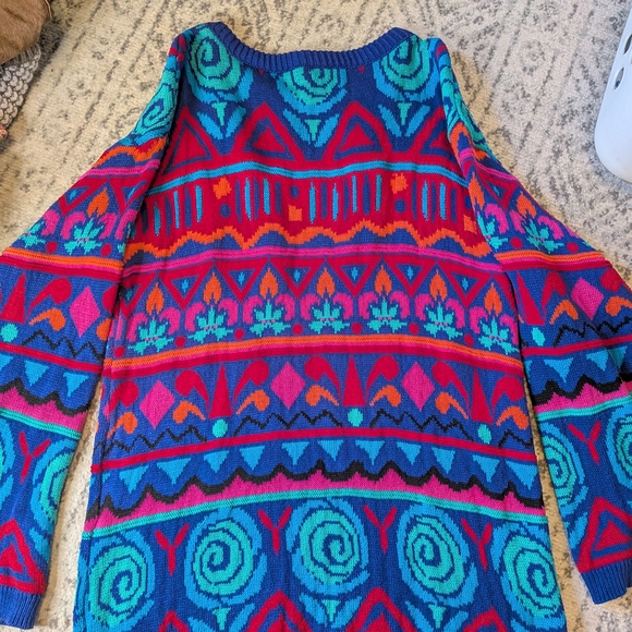 Colorful Geometric Pattern Sweater - Picture 8 of 10